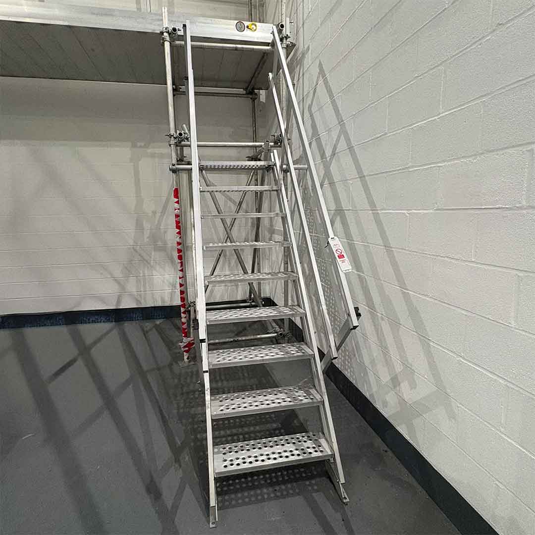 Aluminium 9 Step Stairway with Handrails