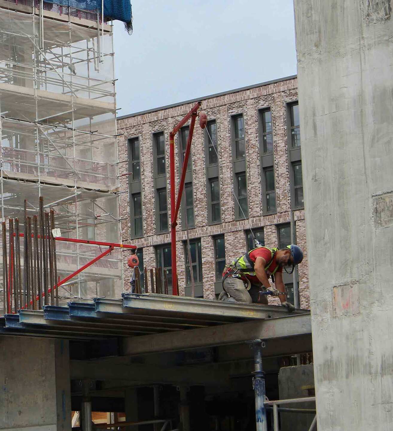 Fall Protection & Fall Arrest Systems | Edge Protection Haki